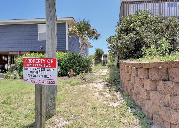 1026 Ocean Blvd - 4 Bedroom Beach Bungalow